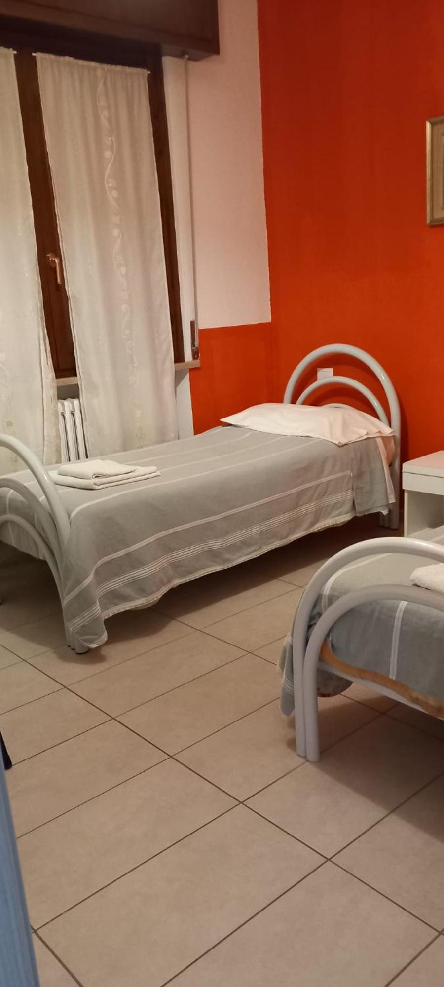 Готель Kola Age Песк'єра-дель-Гарда Номер фото